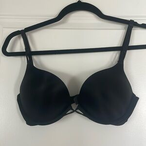 Black Victoria’s Secret Bombshell push-up bra 32-C